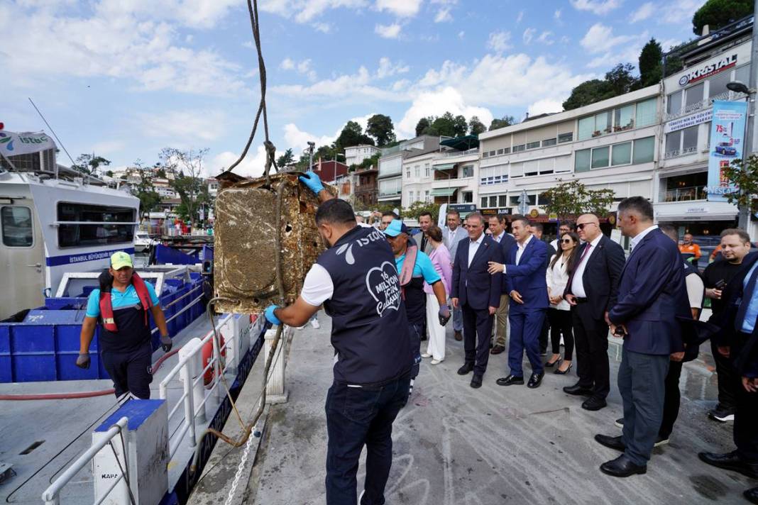 İstanbul'un utancı: Boğaz'ın altı adeta bir çöplük! Çamaşır makinesi, televizyon, araba lastiği... 13